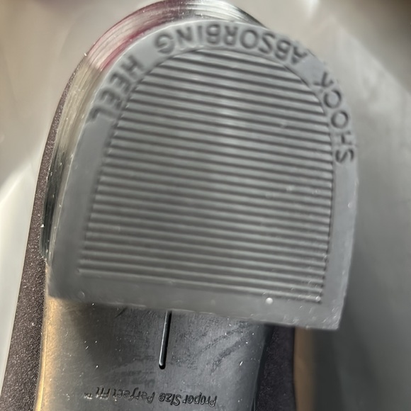 MUNRO  CINDI  BLACK  STRETCH FABRIC SHOE SIZE. 7M - Picture 11 of 15